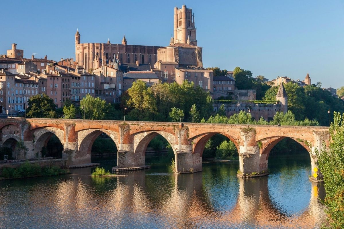 Montauban pont Vieux Tarn cathédrale ville natale Olympe de Gouges