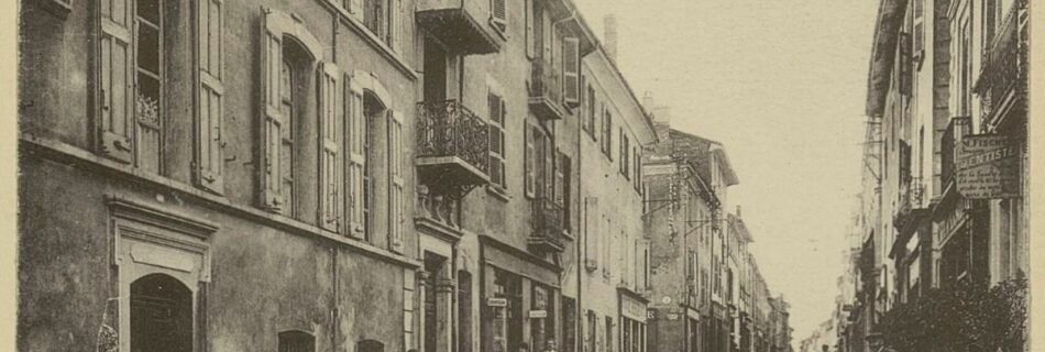 La Côte-Saint-André – rue de la République et maison natale d’Hector Berlio